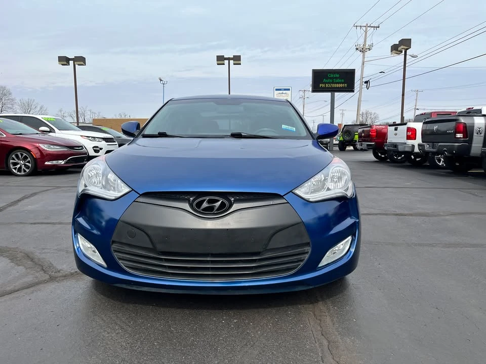 2017 Hyundai Veloster - Image 2 of 15