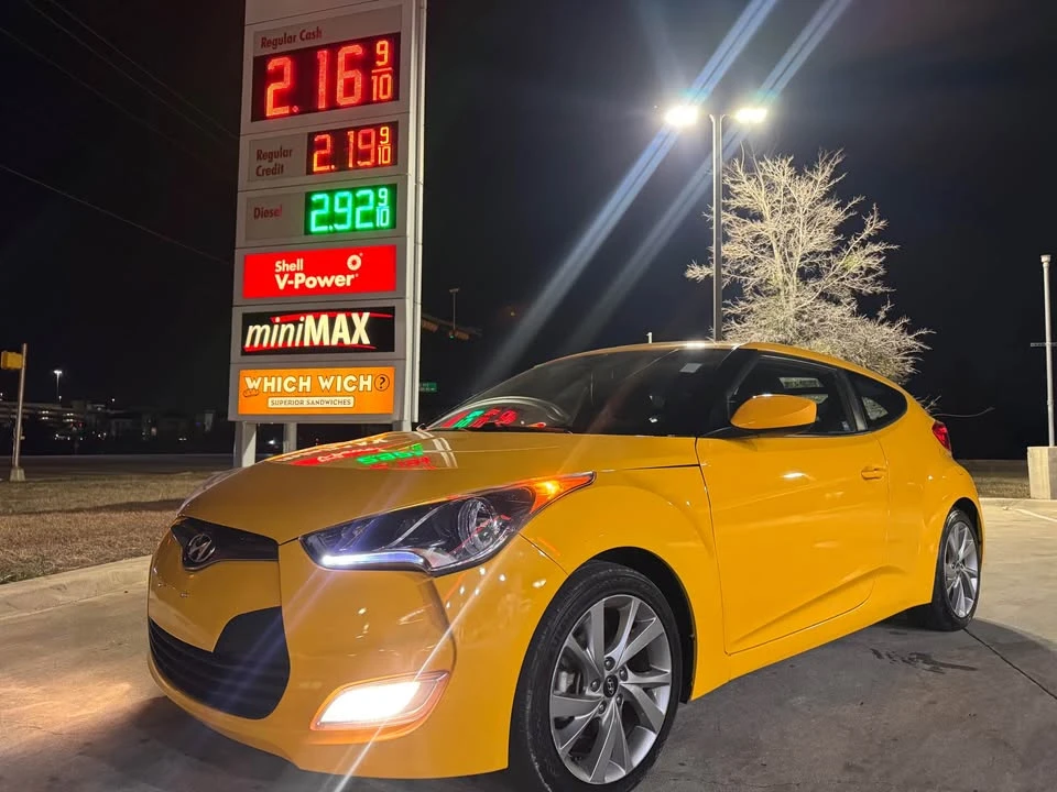 2017 Hyundai Veloster - Image 7 of 15