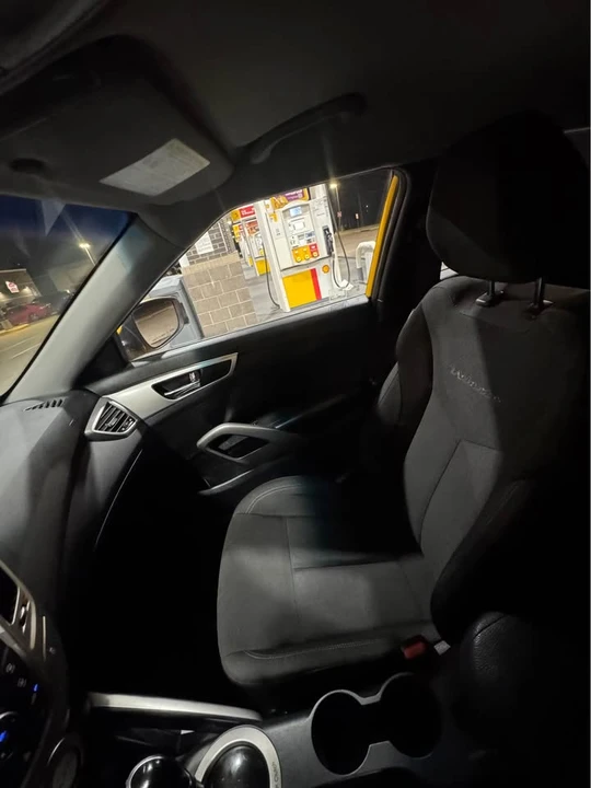 2017 Hyundai Veloster - Image 11 of 15