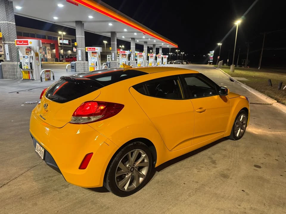 2017 Hyundai Veloster - Image 4 of 15