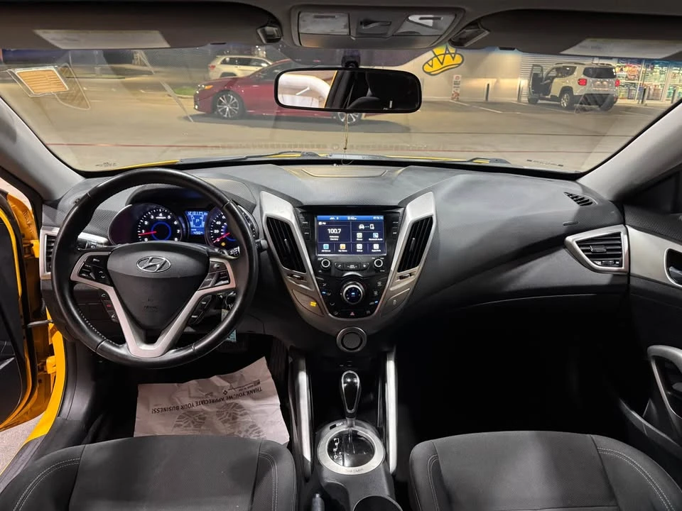2017 Hyundai Veloster - Image 12 of 15