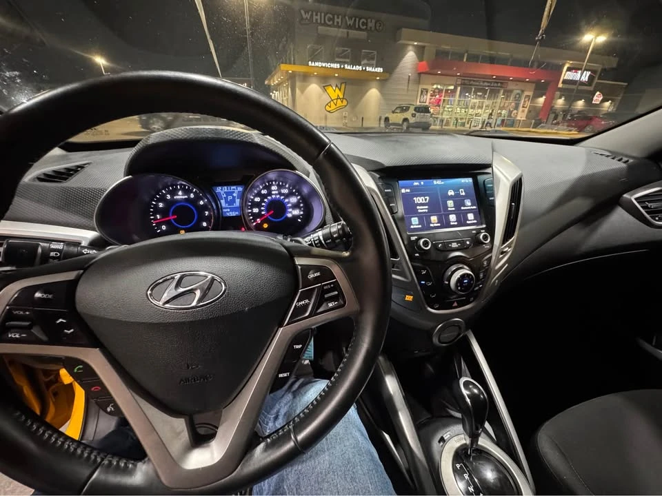 2017 Hyundai Veloster - Image 10 of 15