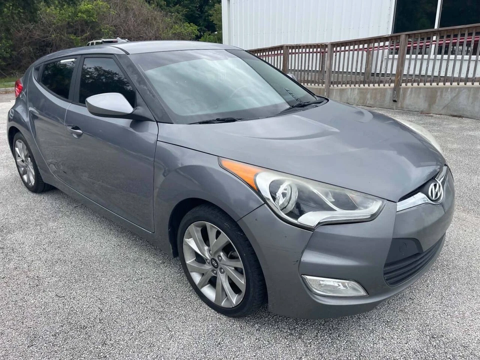 2017 Hyundai Veloster - Image 21 of 31