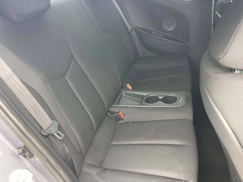 2017 Hyundai Veloster - Image 18 of 28