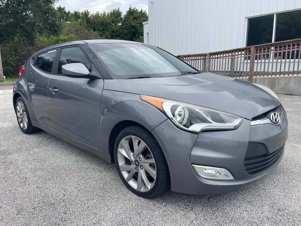 2017 Hyundai Veloster - Image 20 of 31