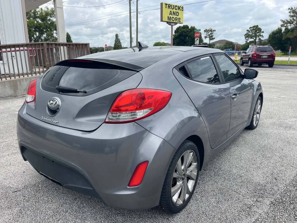 2017 Hyundai Veloster - Image 30 of 31