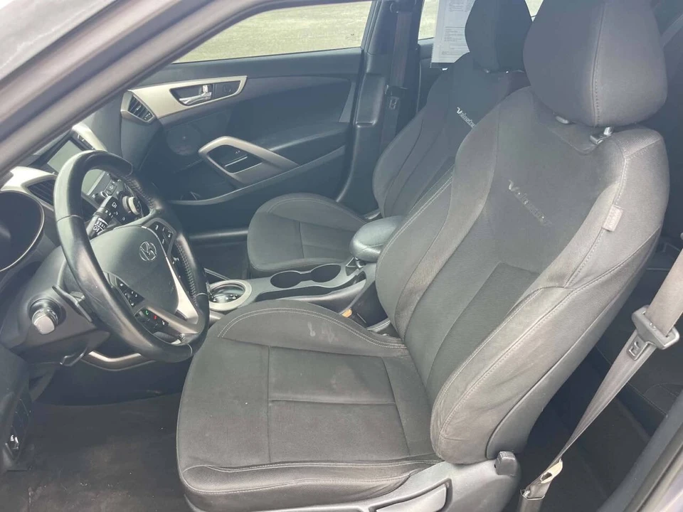 2017 Hyundai Veloster - Image 16 of 28