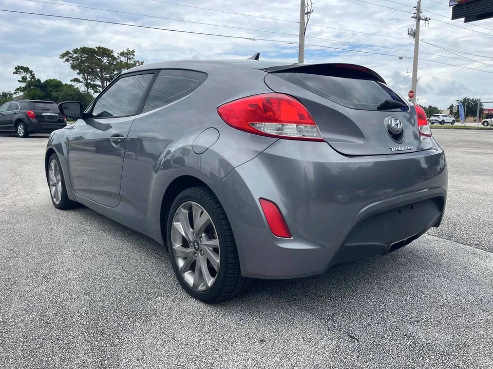 2017 Hyundai Veloster - Image 23 of 31
