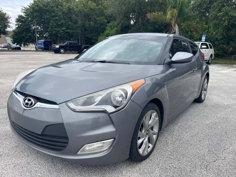 2017 Hyundai Veloster - Image 13 of 31