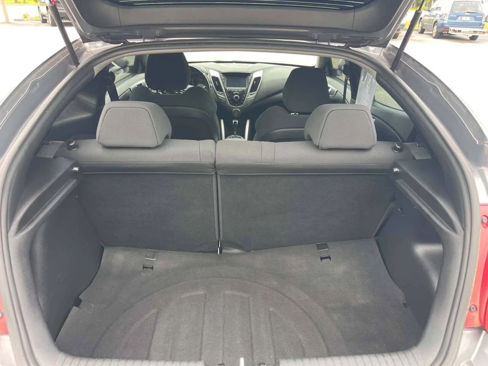 2017 Hyundai Veloster - Image 23 of 28