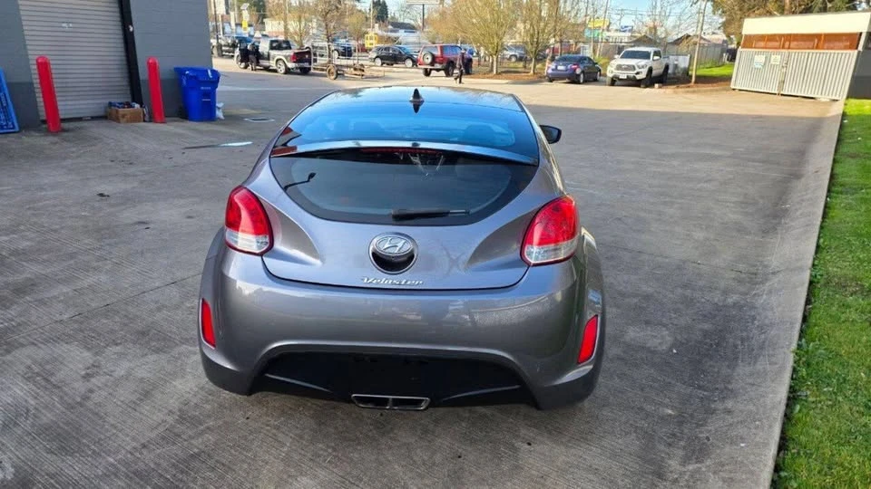 2017 Hyundai Veloster - Image 6 of 15