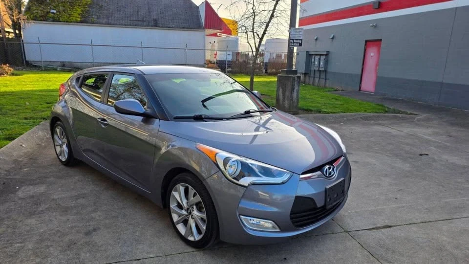 2017 Hyundai Veloster - Image 3 of 15