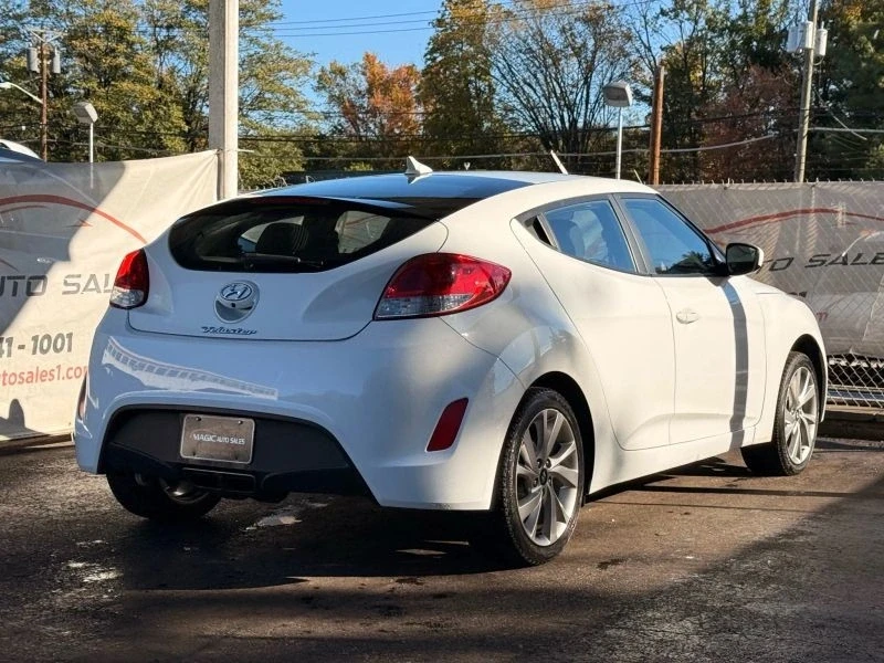 2017 Hyundai Veloster - Image 9 of 12