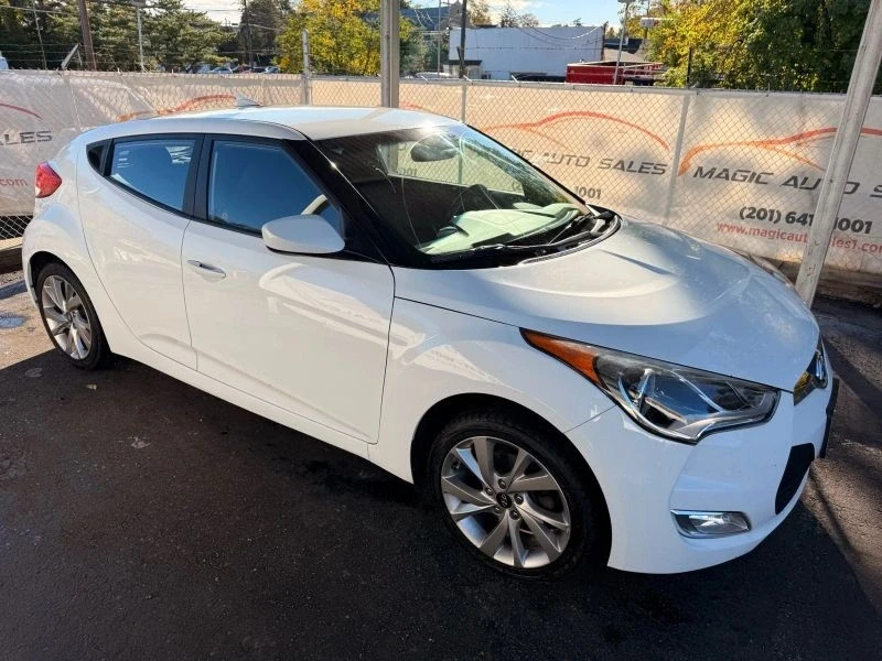 2017 Hyundai Veloster - Image 7 of 12