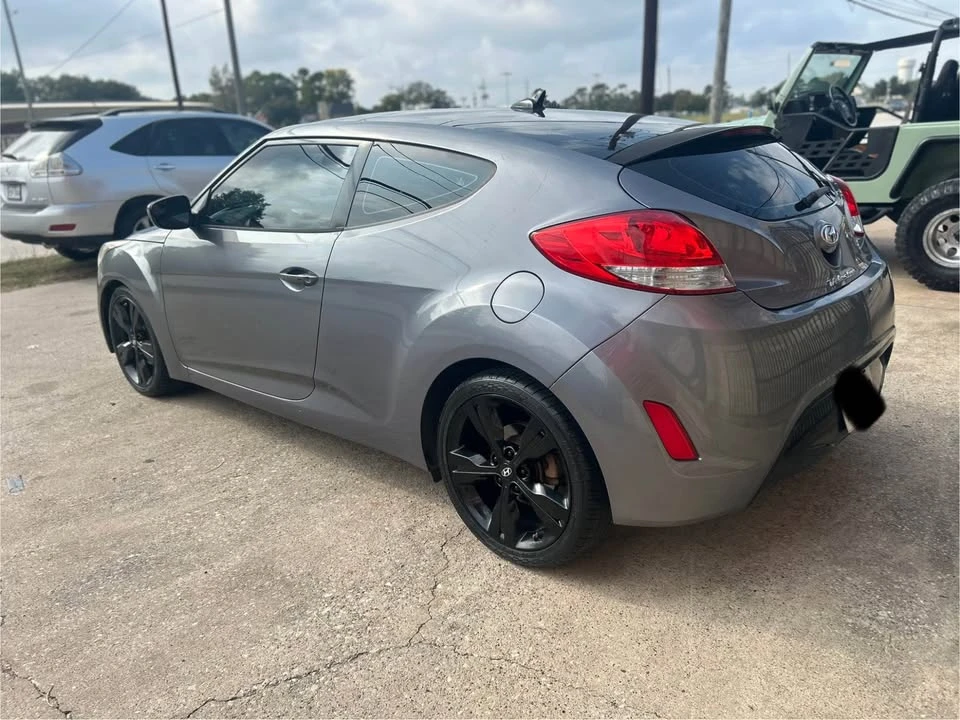 2017 Hyundai Veloster - Image 3 of 12