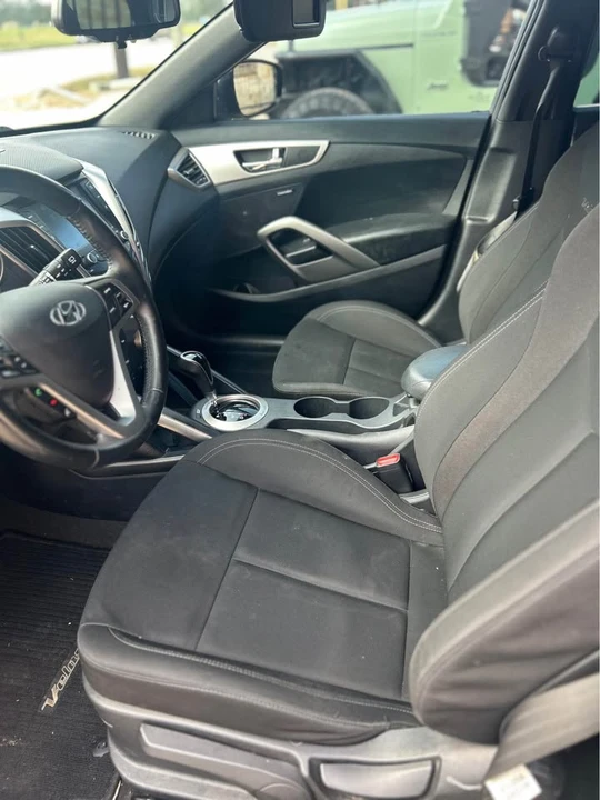 2017 Hyundai Veloster - Image 7 of 12