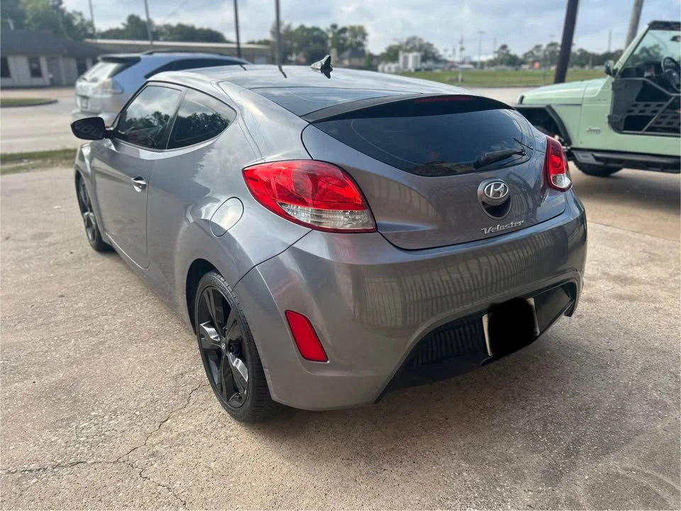 2017 Hyundai Veloster - Image 4 of 12