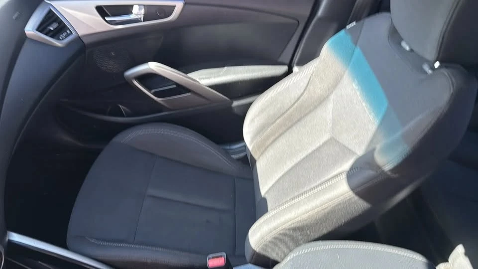 2017 Hyundai Veloster - Image 15 of 19