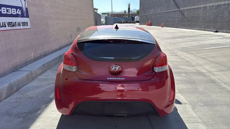 2017 Hyundai Veloster - Image 8 of 19