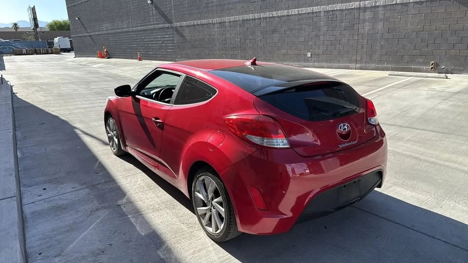 2017 Hyundai Veloster - Image 9 of 19