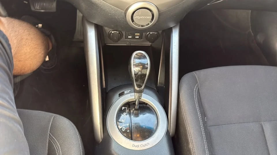 2017 Hyundai Veloster - Image 16 of 19