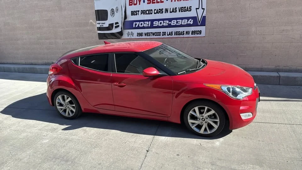 2017 Hyundai Veloster - Image 2 of 19