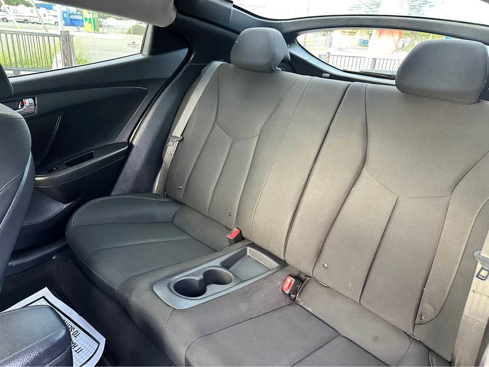 2017 Hyundai Veloster - Image 8 of 10