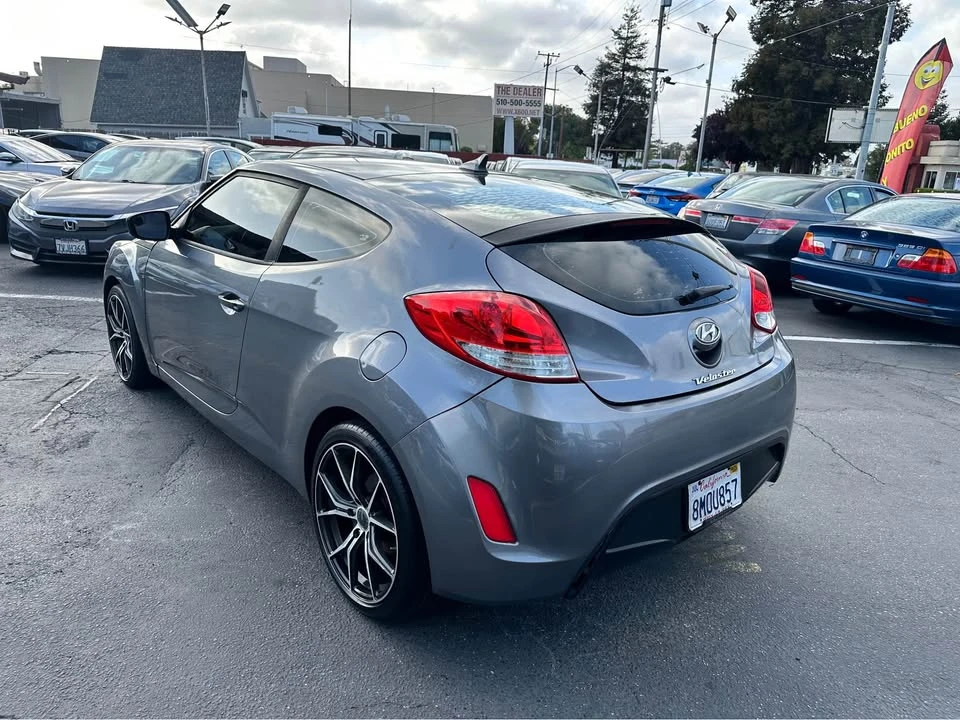2017 Hyundai Veloster - Image 4 of 10
