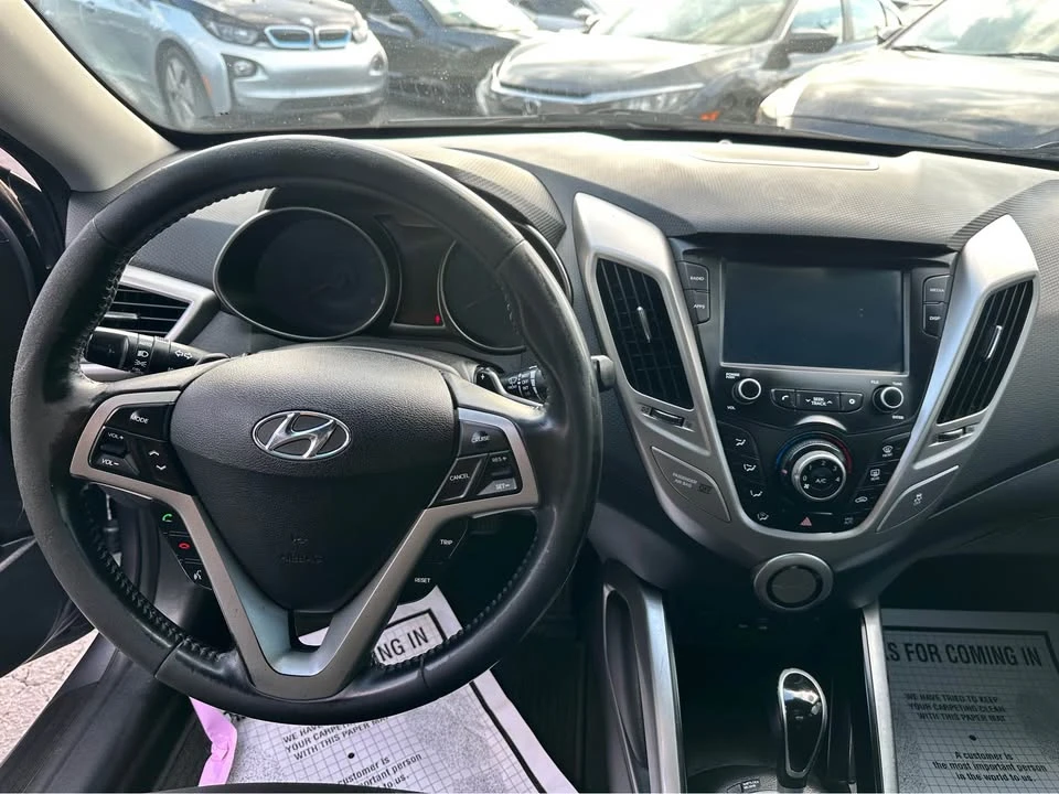 2017 Hyundai Veloster - Image 9 of 10