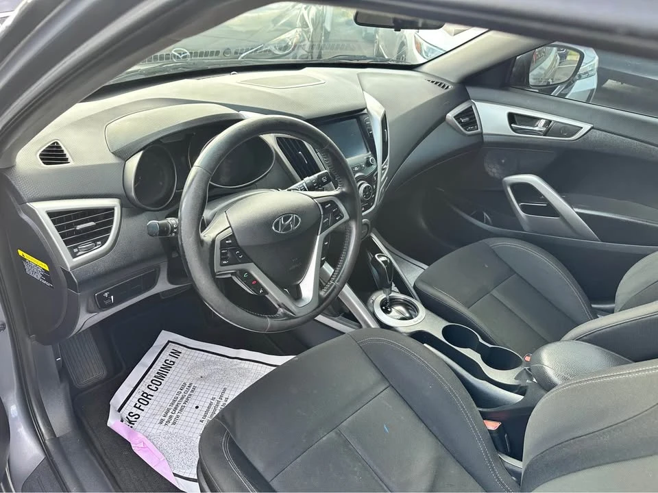 2017 Hyundai Veloster - Image 7 of 10