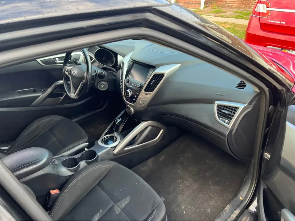 2017 Hyundai Veloster - Image 8 of 11