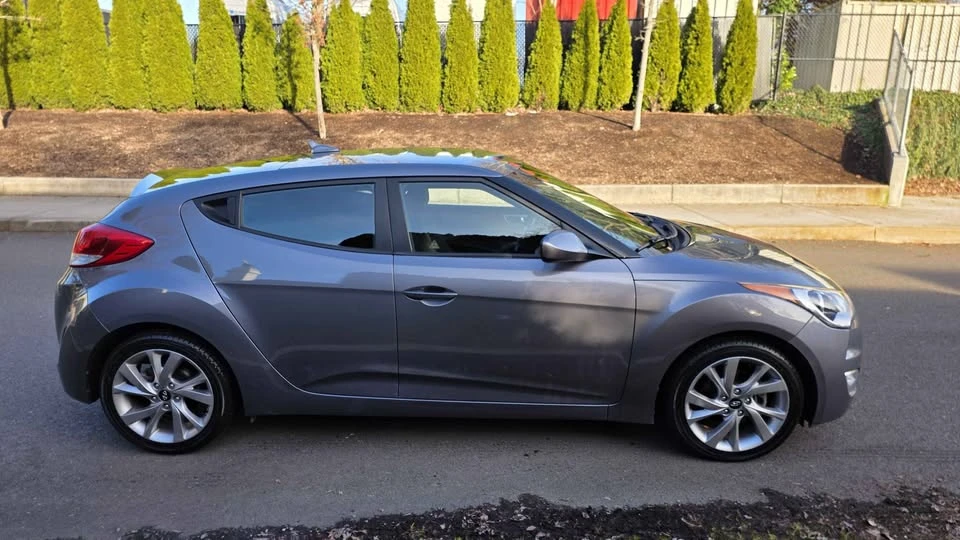 2017 Hyundai Veloster - Image 4 of 15