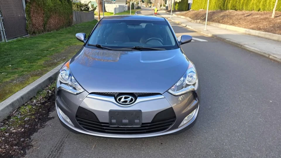 2017 Hyundai Veloster - Image 2 of 15