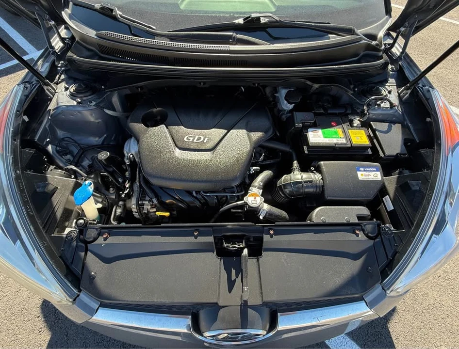 2017 Hyundai Veloster - Image 9 of 17