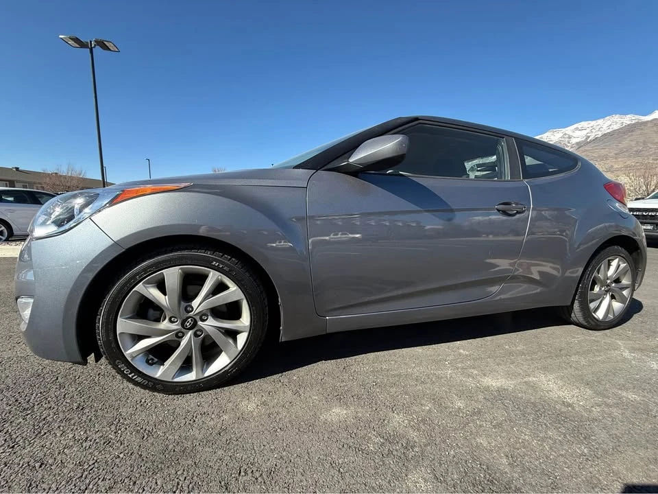 2017 Hyundai Veloster - Image 4 of 17