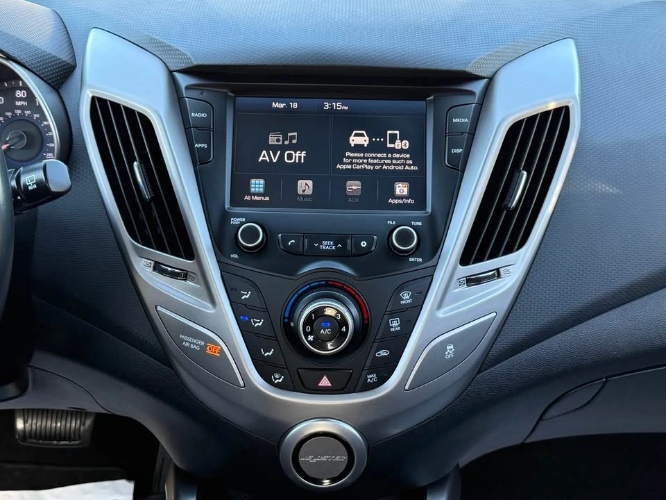 2017 Hyundai Veloster - Image 12 of 17