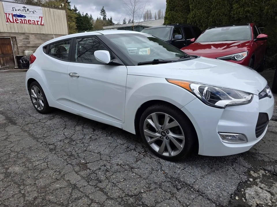 2017 Hyundai Veloster - Image 2 of 10