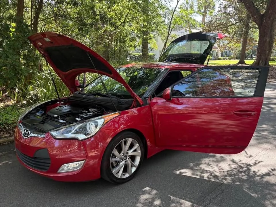 2017 Hyundai Veloster - Image 8 of 19
