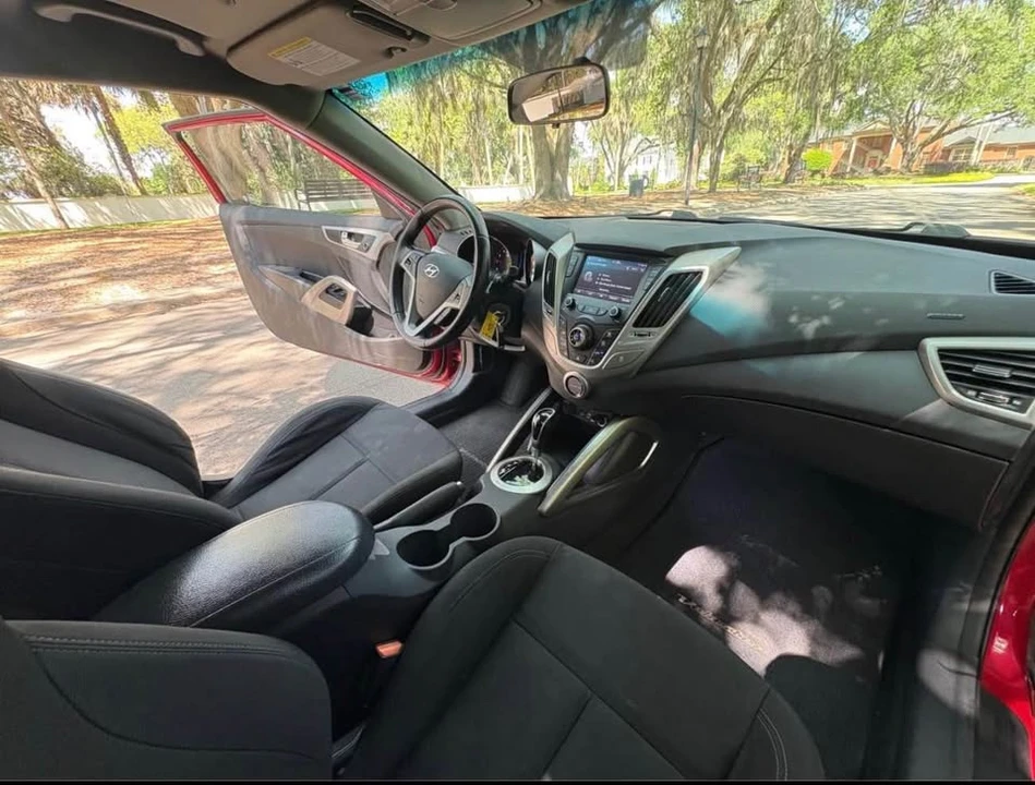 2017 Hyundai Veloster - Image 9 of 19