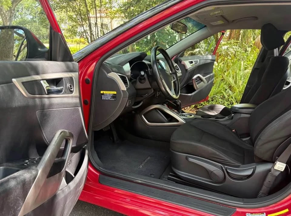 2017 Hyundai Veloster - Image 12 of 19