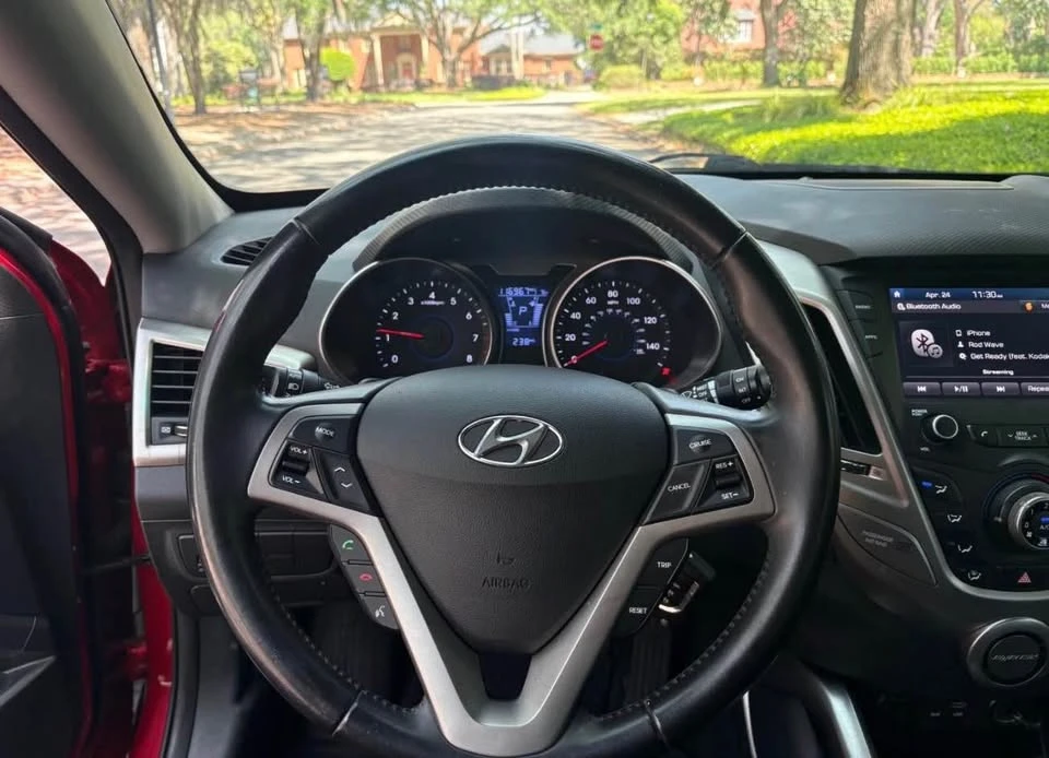 2017 Hyundai Veloster - Image 14 of 19