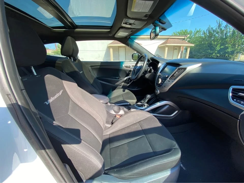 2017 Hyundai Veloster - Image 10 of 14