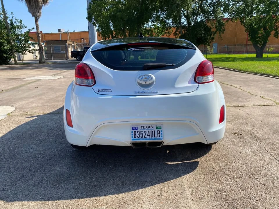 2017 Hyundai Veloster - Image 6 of 14