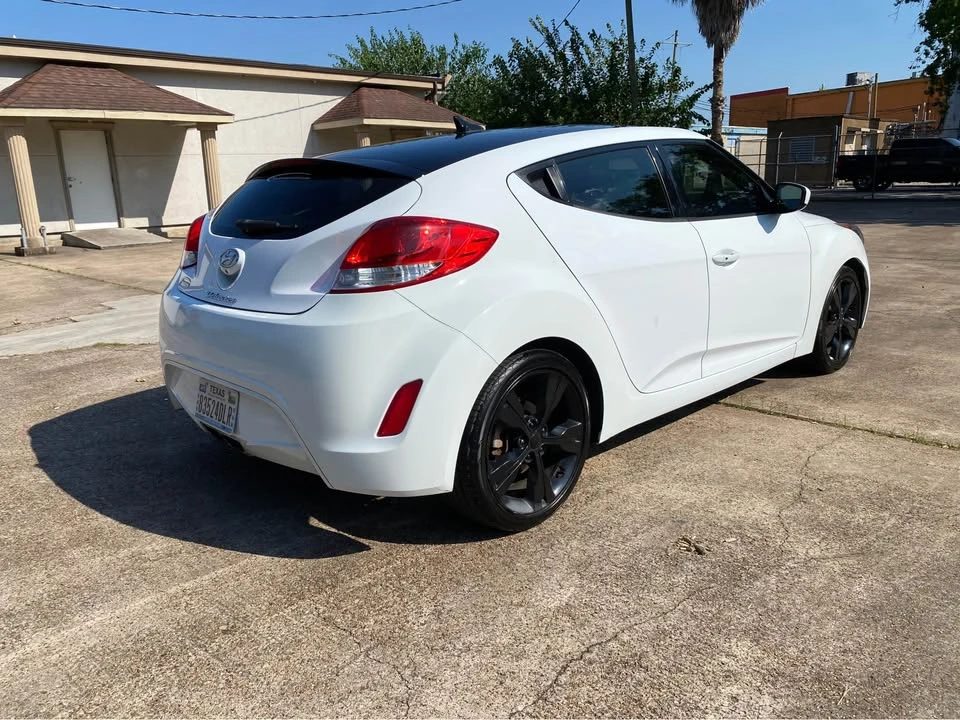 2017 Hyundai Veloster - Image 5 of 14