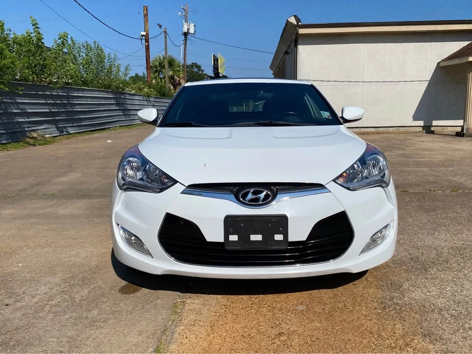 2017 Hyundai Veloster - Image 2 of 14