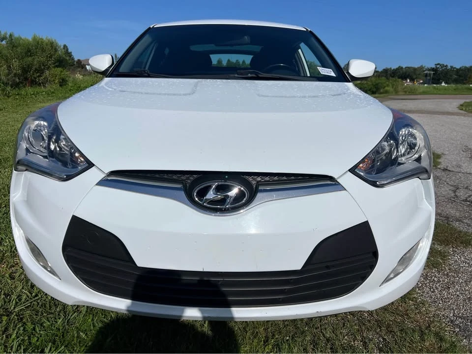 2017 Hyundai Veloster - Image 2 of 15