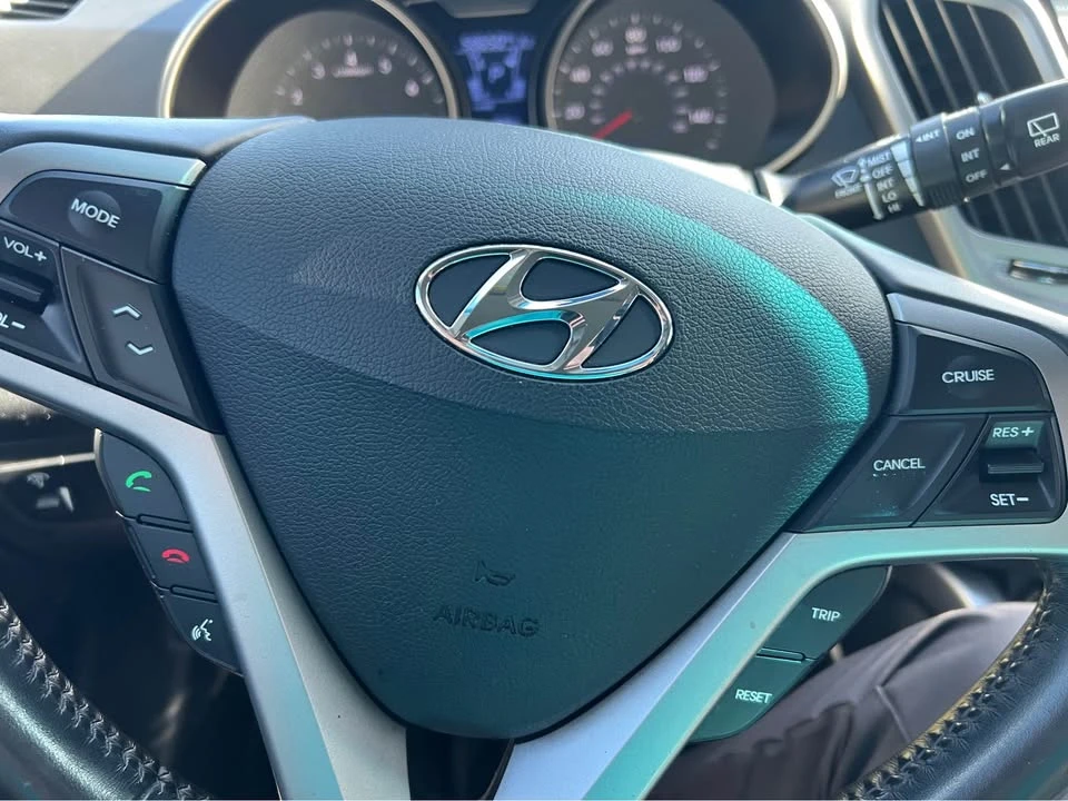 2017 Hyundai Veloster - Image 15 of 15