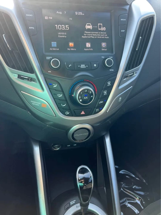 2017 Hyundai Veloster - Image 12 of 15