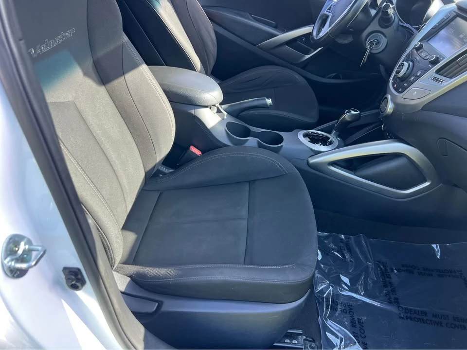 2017 Hyundai Veloster - Image 4 of 15