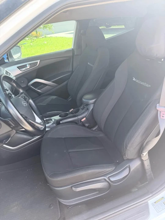 2017 Hyundai Veloster - Image 4 of 6